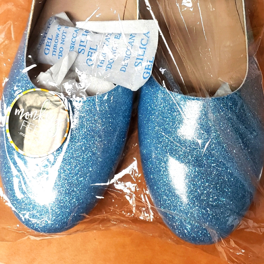 Monkey Feet Color Changing Bow Back Ballet…